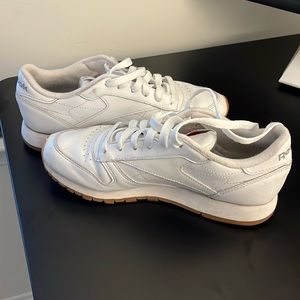 Worn classic reeboks in good shape